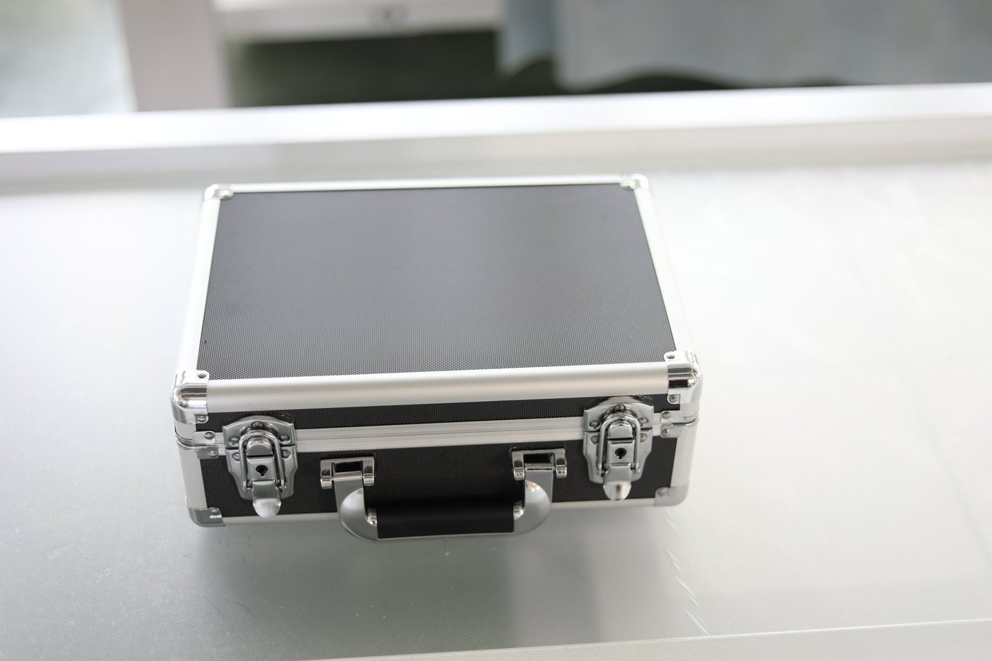 NKK10C closed aluminium carrying case
